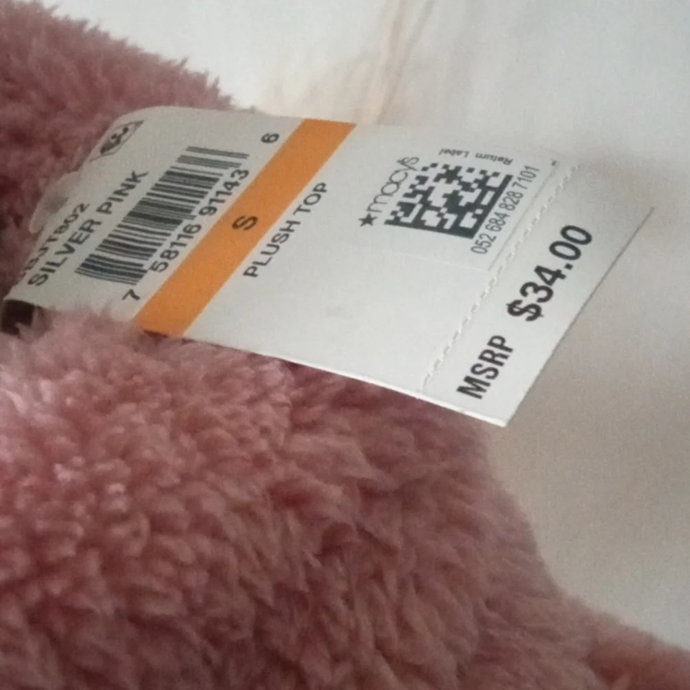 Furry pink sweater size small - Picture 4 of 4